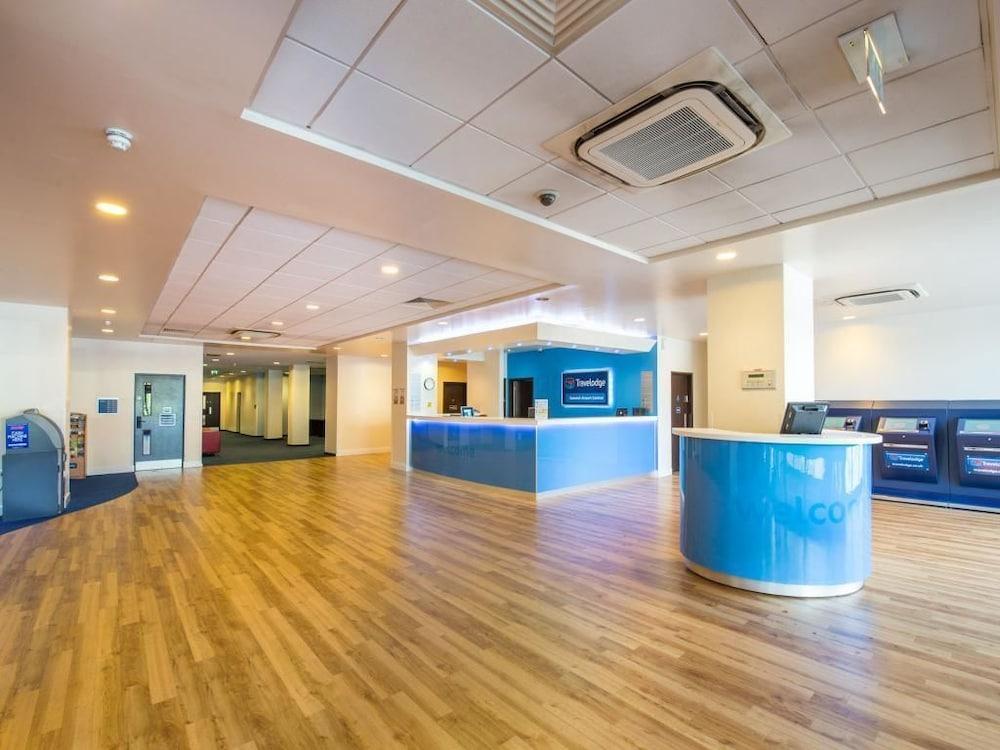 Mercure London Gatwick Airport Horley Bagian luar foto
