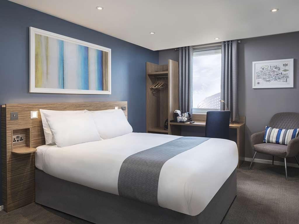 Mercure London Gatwick Airport Horley Ruang foto