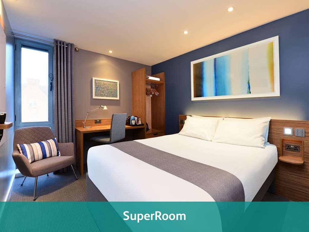Mercure London Gatwick Airport Horley Ruang foto