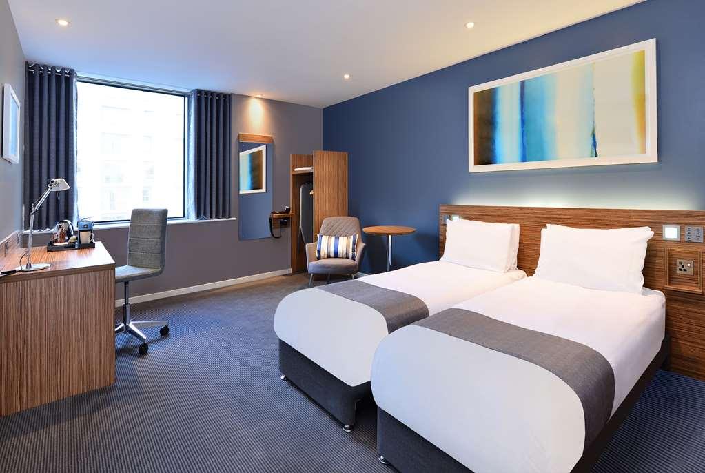 Mercure London Gatwick Airport Horley Ruang foto