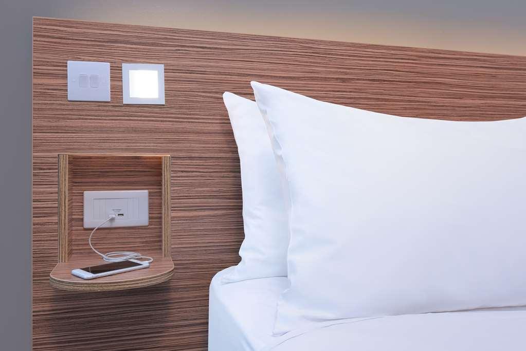 Mercure London Gatwick Airport Horley Ruang foto