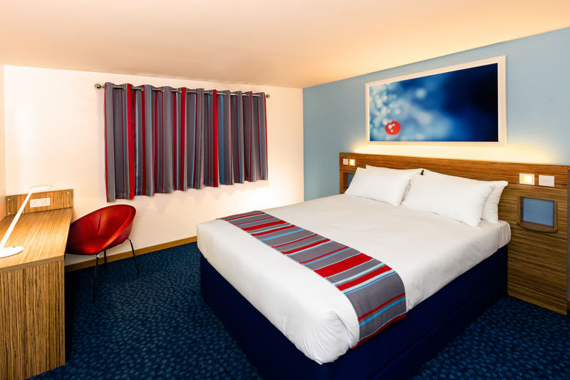 Mercure London Gatwick Airport Horley Bagian luar foto