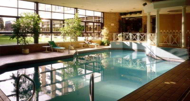 Mercure London Gatwick Airport Horley Bagian luar foto