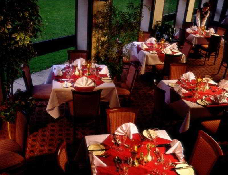 Mercure London Gatwick Airport Horley Restoran foto