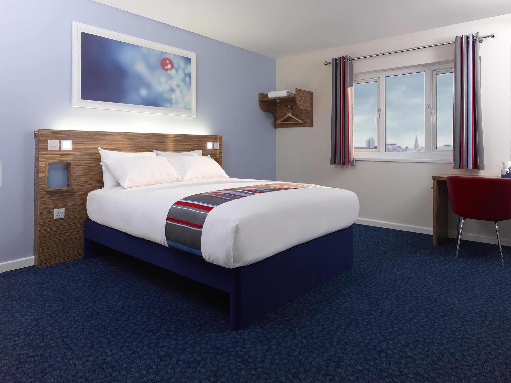 Mercure London Gatwick Airport Horley Bagian luar foto
