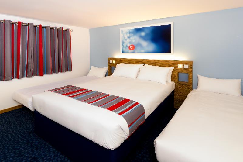 Mercure London Gatwick Airport Horley Bagian luar foto