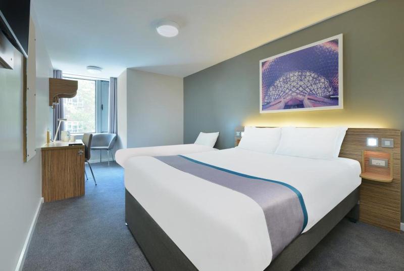 Mercure London Gatwick Airport Horley Bagian luar foto